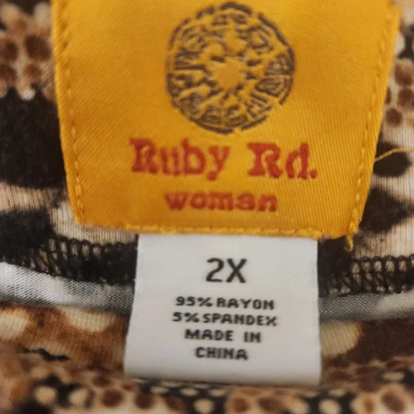 Ruby Rd. Woman 2X Top - Picture 2 of 7